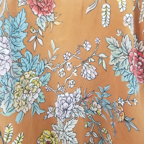 COPY - Aritzia / Wilfred 100% Silk Camisole size XS - Picture 2 of 4